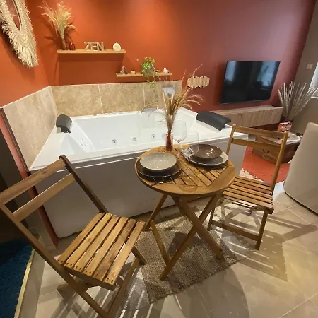 La Parenthese * סנט-אומר