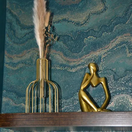 La Parenthese * סנט-אומר